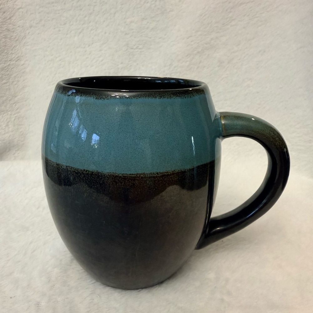 Gibson Home Soroca 19.5 oz Elegant two tone Ceramic Mug